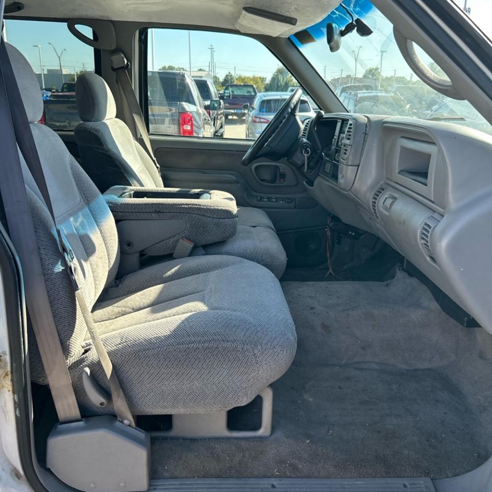 GMC Sierra 2500 Crew Cab 4dr 154.5" WB 4WD 2000