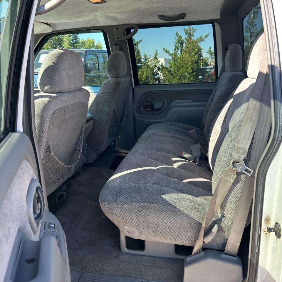 GMC Sierra 2500 Crew Cab 4dr 154.5" WB 4WD 2000