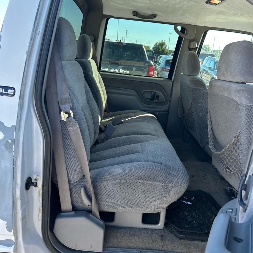 GMC Sierra 2500 Crew Cab 4dr 154.5" WB 4WD 2000