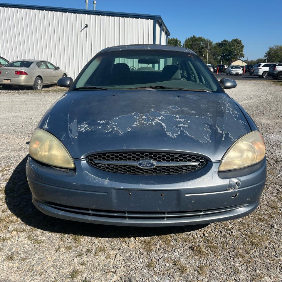 Ford Taurus 4dr Sdn SE 2000