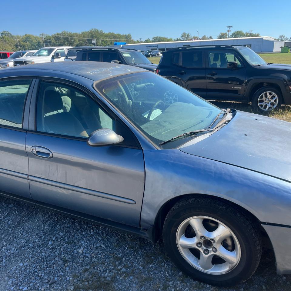 Ford Taurus 4dr Sdn SE 2000