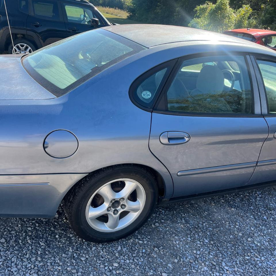 Ford Taurus 4dr Sdn SE 2000