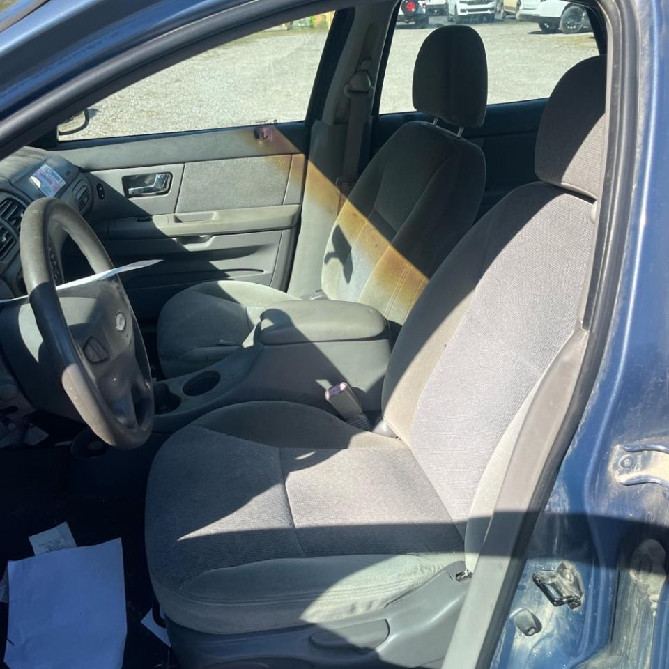 Ford Taurus 4dr Sdn SE 2000