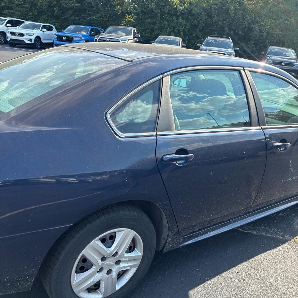 Chevrolet Impala 4dr Sdn LS 2010