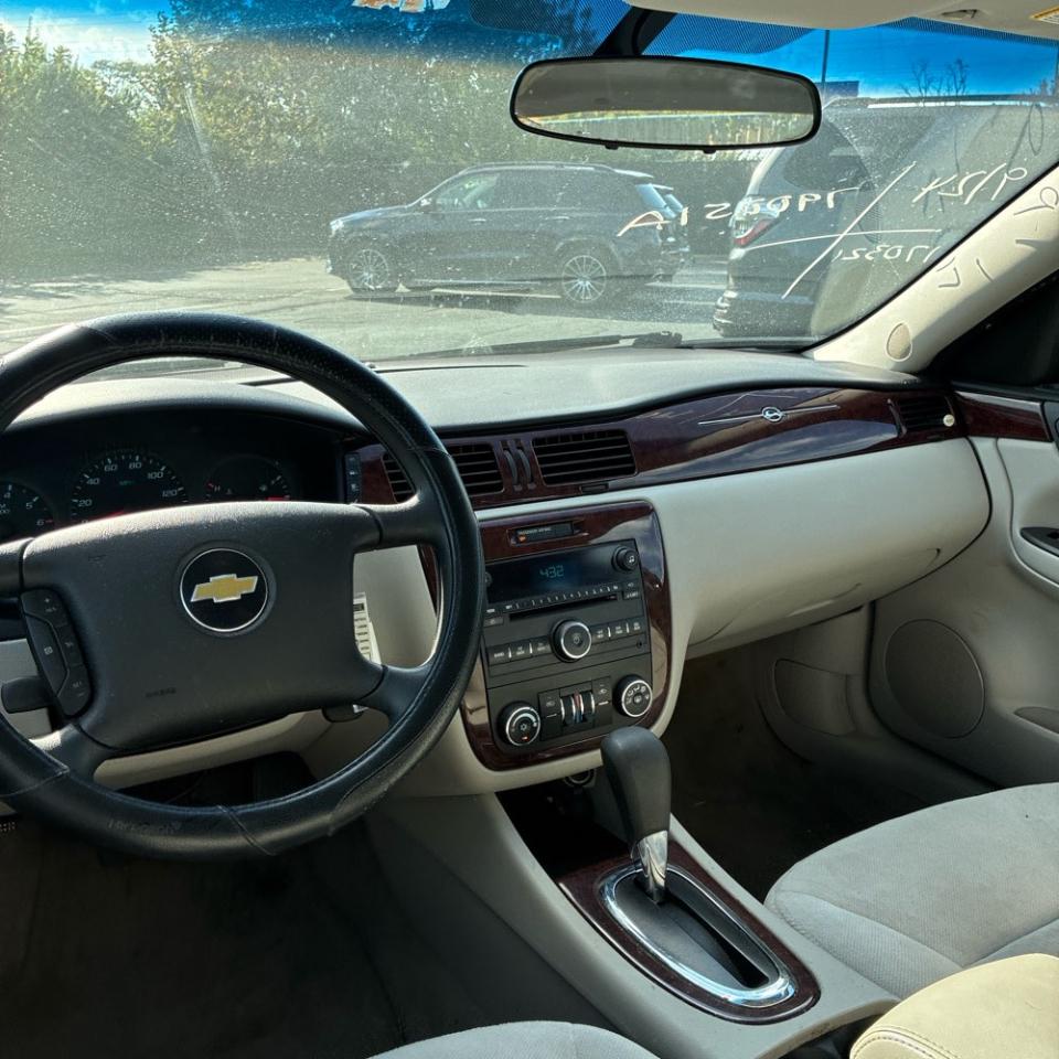 Chevrolet Impala 4dr Sdn LS 2010
