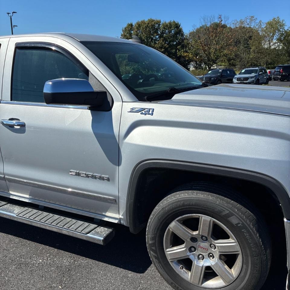 GMC Sierra 1500 4WD Double Cab 143.5" SLT 2015