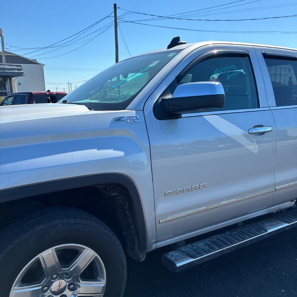 GMC Sierra 1500 4WD Double Cab 143.5" SLT 2015