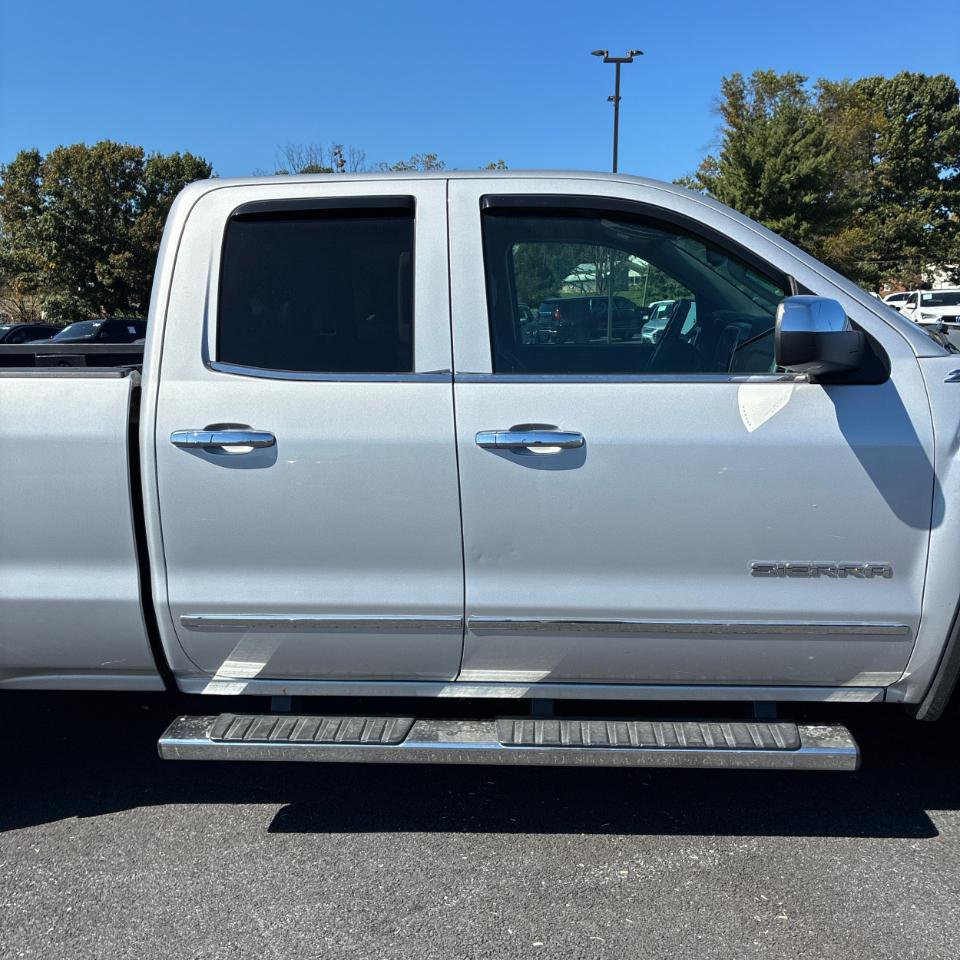 GMC Sierra 1500 4WD Double Cab 143.5" SLT 2015