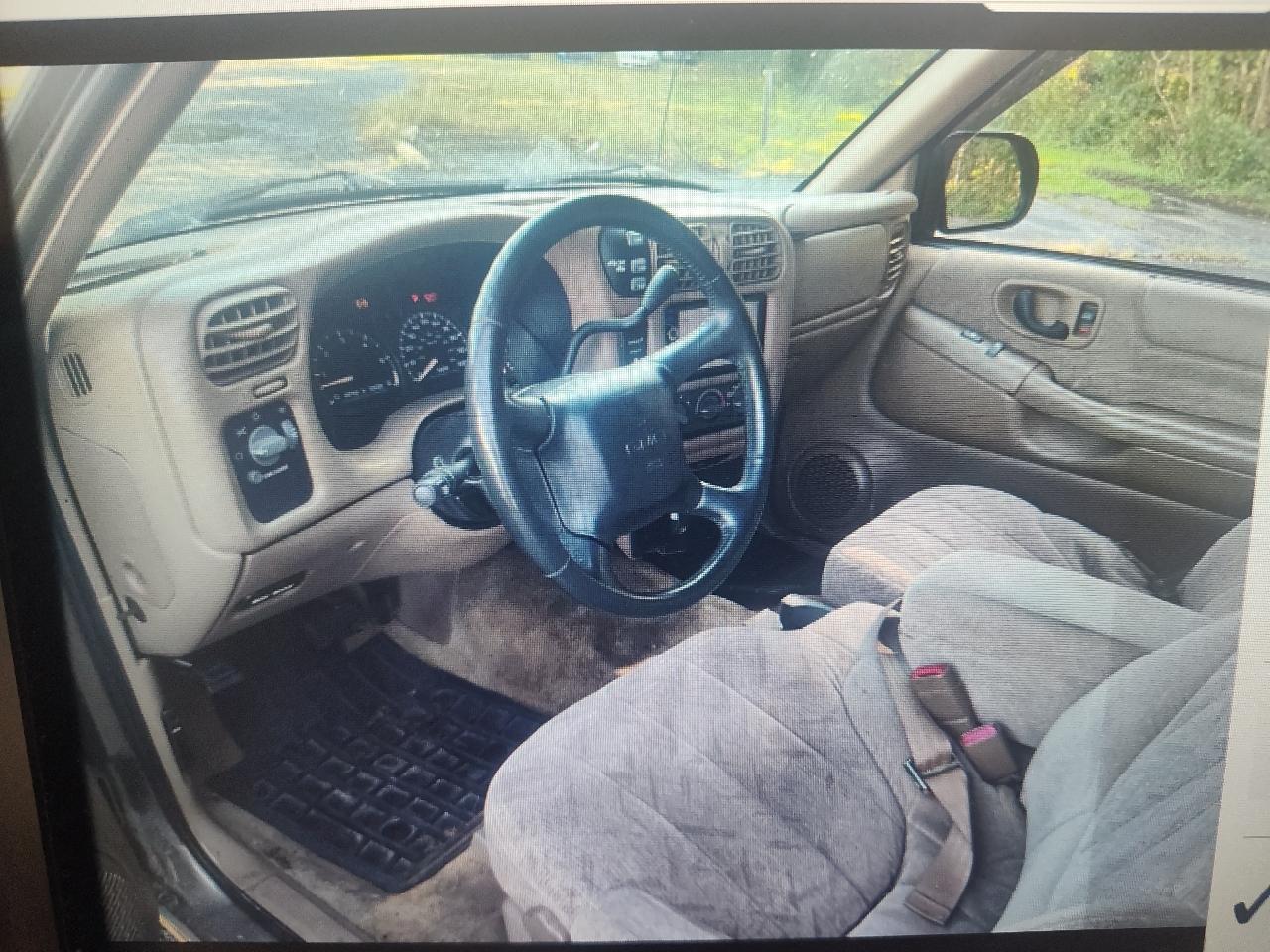GMC Sonoma Ext Cab 123" WB 4WD SLS 2002