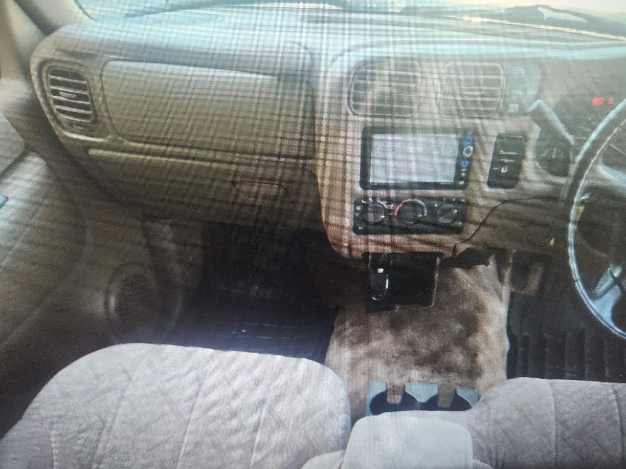 GMC Sonoma Ext Cab 123" WB 4WD SLS 2002