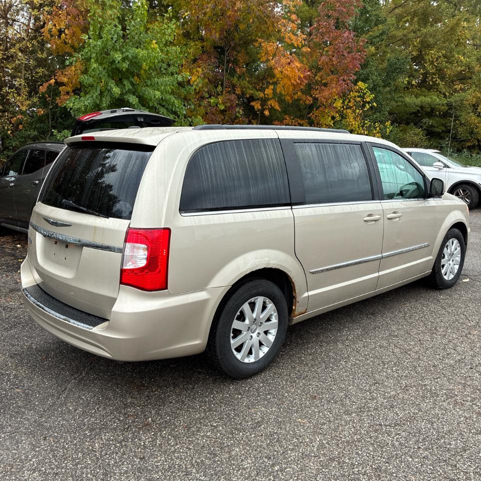 Chrysler Town & Country 4dr Wgn Touring 2013