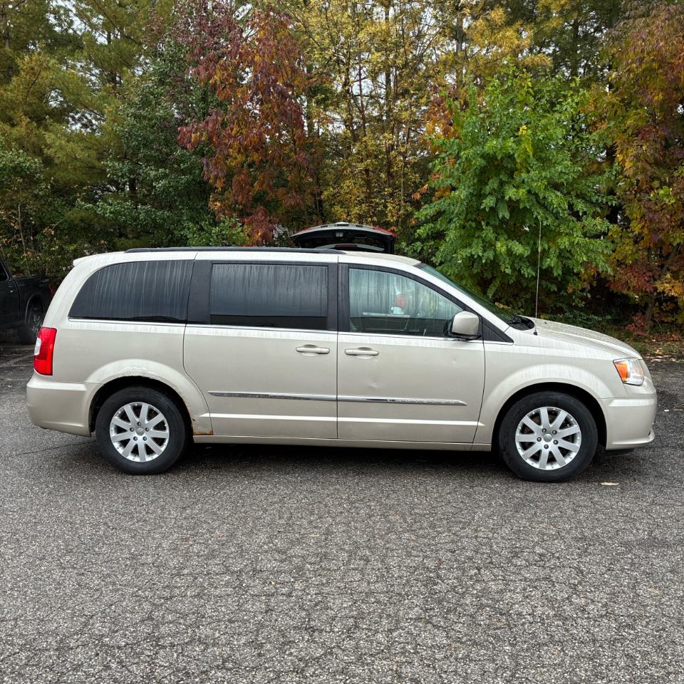 Chrysler Town & Country 4dr Wgn Touring 2013
