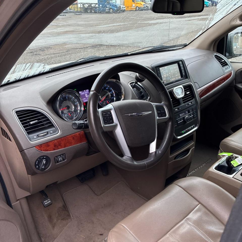 Chrysler Town & Country 4dr Wgn Touring 2013