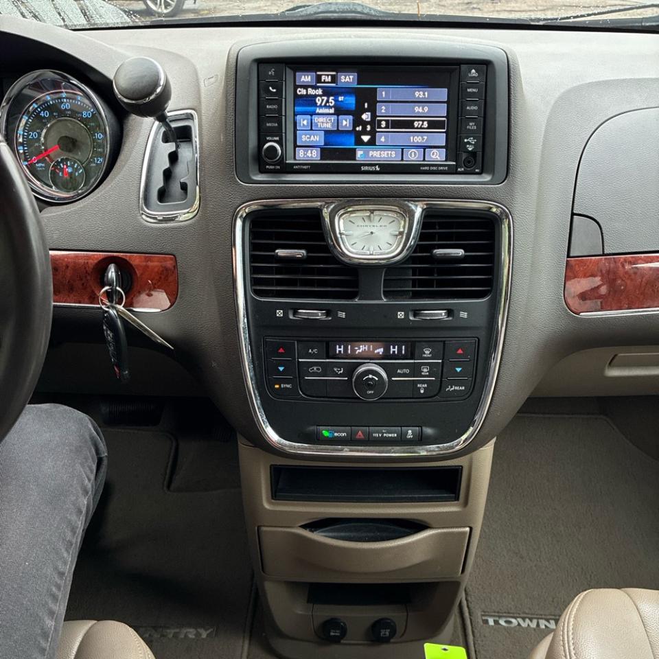 Chrysler Town & Country 4dr Wgn Touring 2013