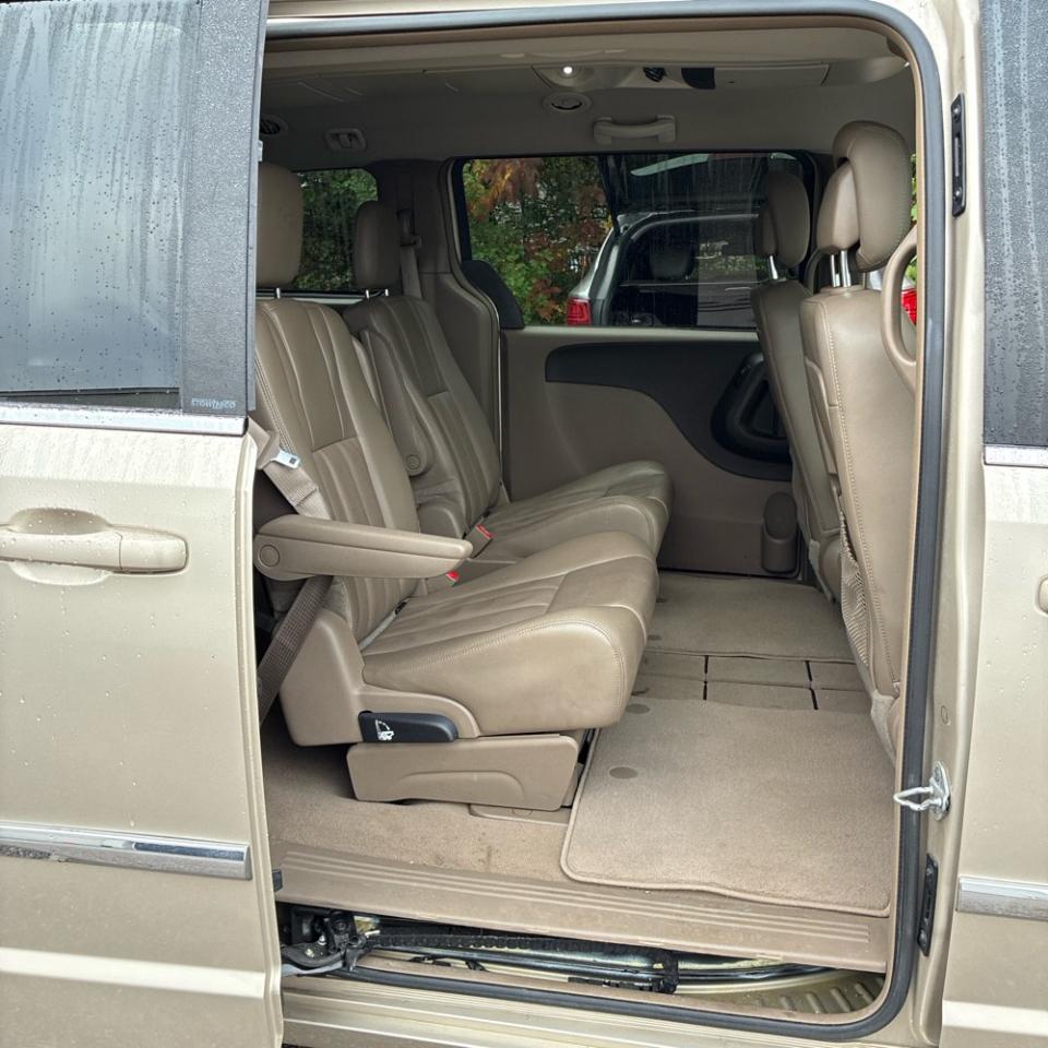 Chrysler Town & Country 4dr Wgn Touring 2013