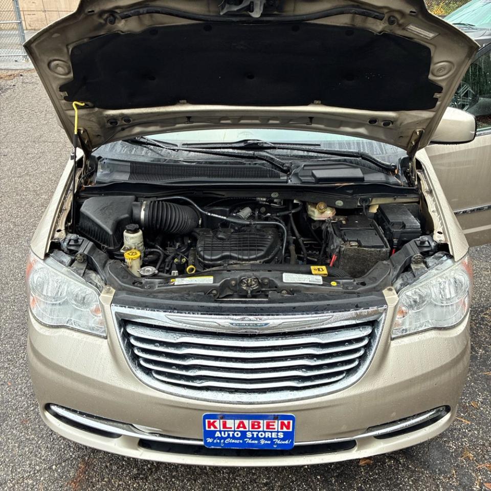 Chrysler Town & Country 4dr Wgn Touring 2013