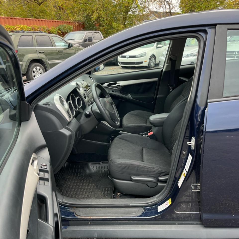 Pontiac Vibe 4dr HB FWD w/1SA 2009