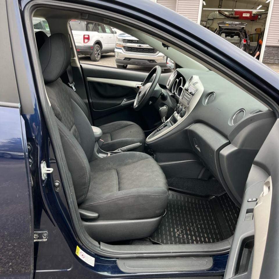 Pontiac Vibe 4dr HB FWD w/1SA 2009