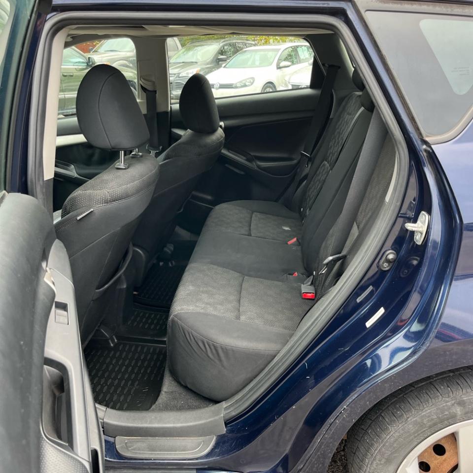 Pontiac Vibe 4dr HB FWD w/1SA 2009
