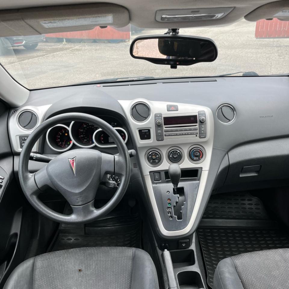 Pontiac Vibe 4dr HB FWD w/1SA 2009
