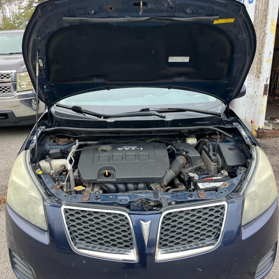 Pontiac Vibe 4dr HB FWD w/1SA 2009