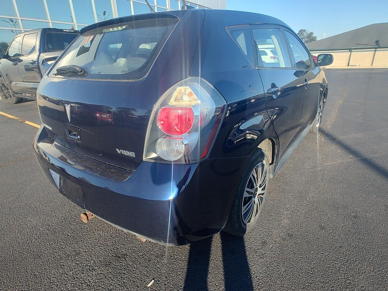 Pontiac Vibe 4dr HB FWD w/1SA 2009