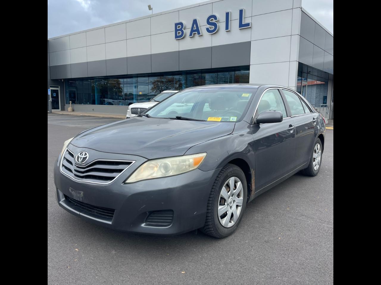 Toyota Camry 4dr Sdn I4 Auto LE (Natl) *Ltd Avail* 2011