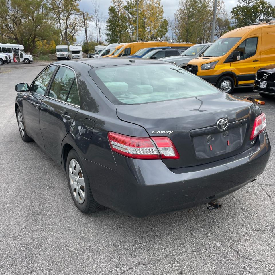 Toyota Camry 4dr Sdn I4 Auto LE (Natl) *Ltd Avail* 2011