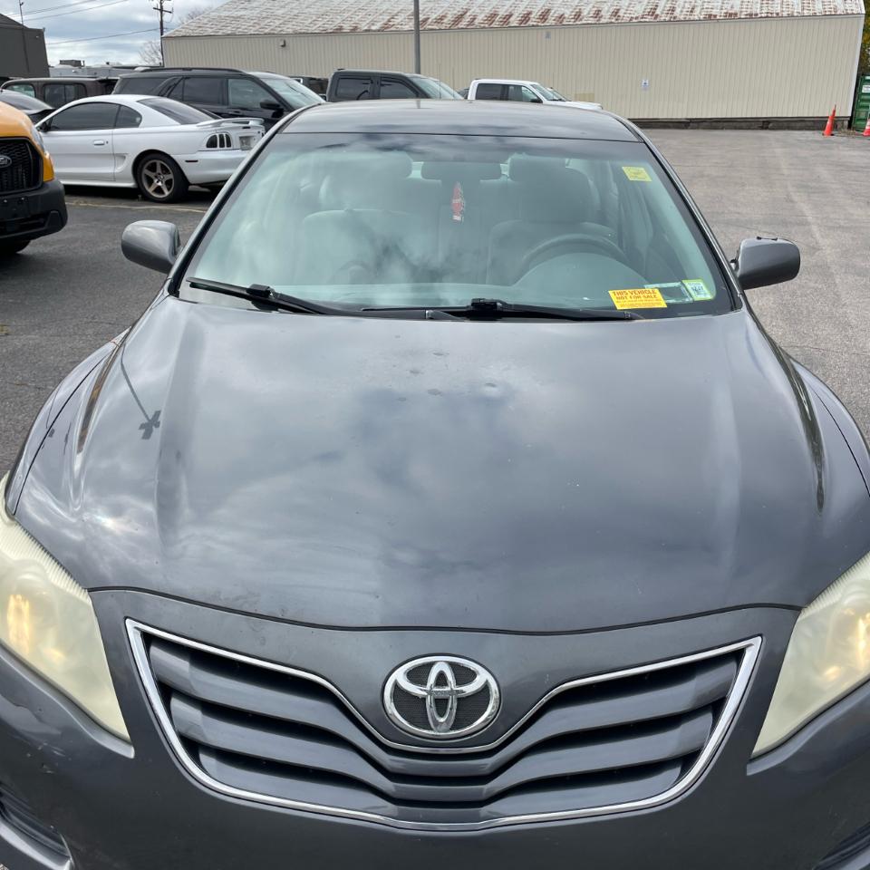 Toyota Camry 4dr Sdn I4 Auto LE (Natl) *Ltd Avail* 2011