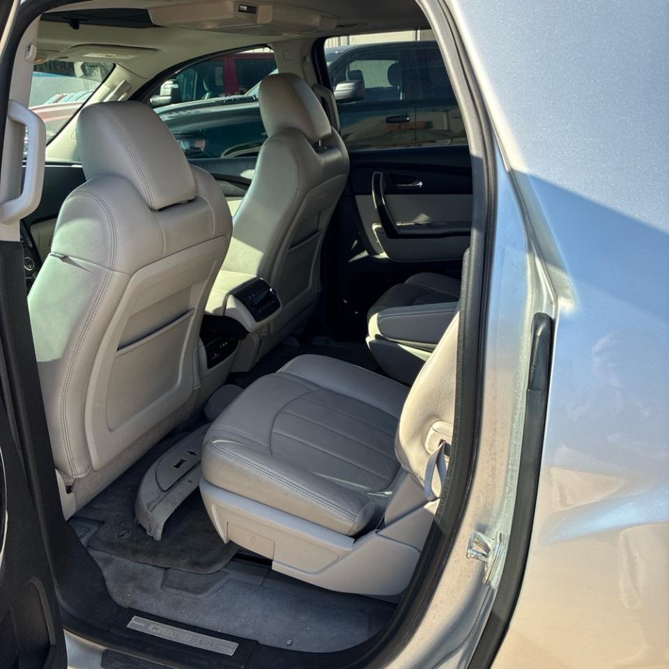 GMC Acadia AWD 4dr Denali 2012
