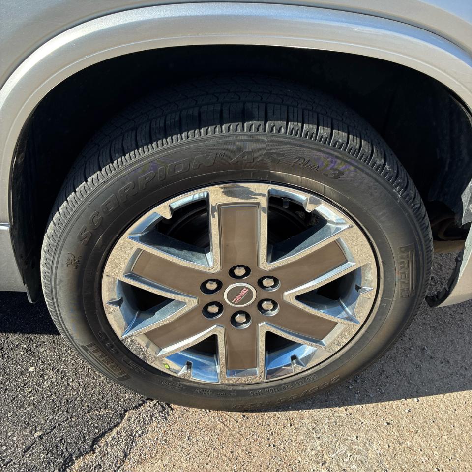 GMC Acadia AWD 4dr Denali 2012