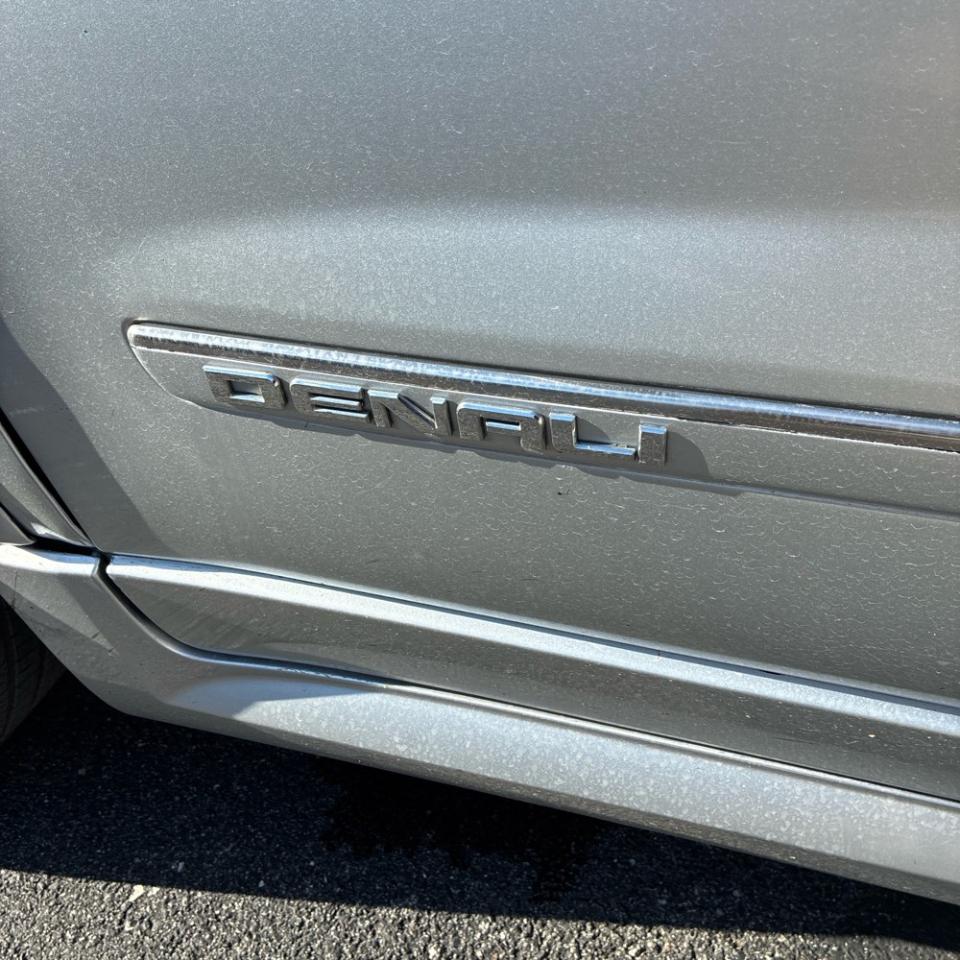 GMC Acadia AWD 4dr Denali 2012