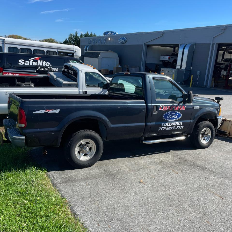 Ford Super Duty F-350 SRW Reg Cab 137" XL 4WD 1999