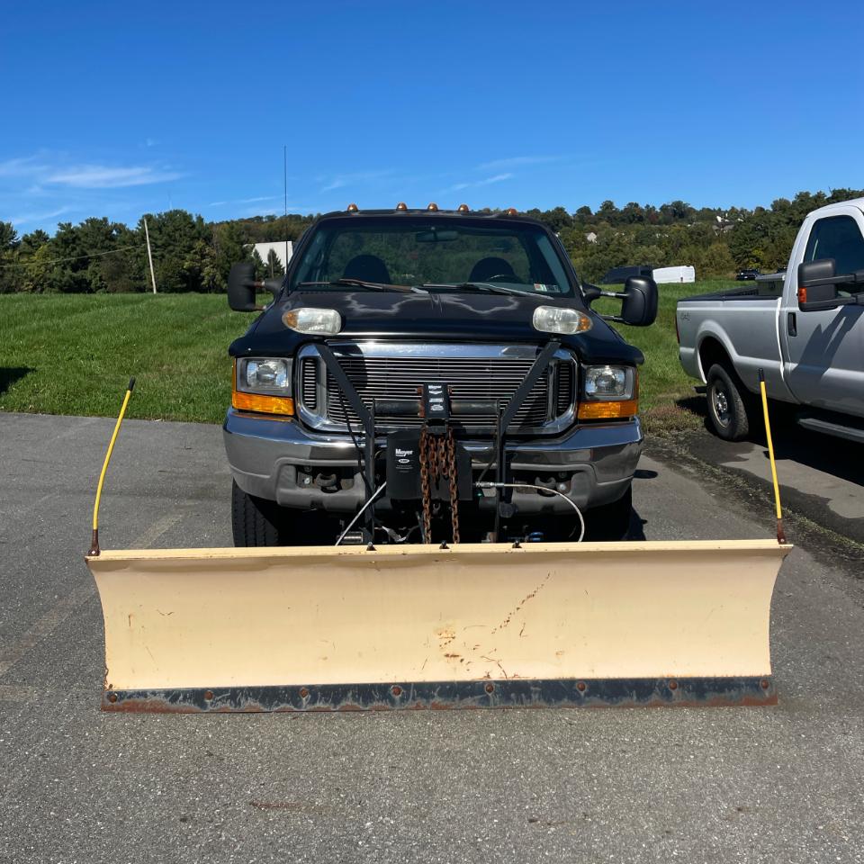 Ford Super Duty F-350 SRW Reg Cab 137" XL 4WD 1999