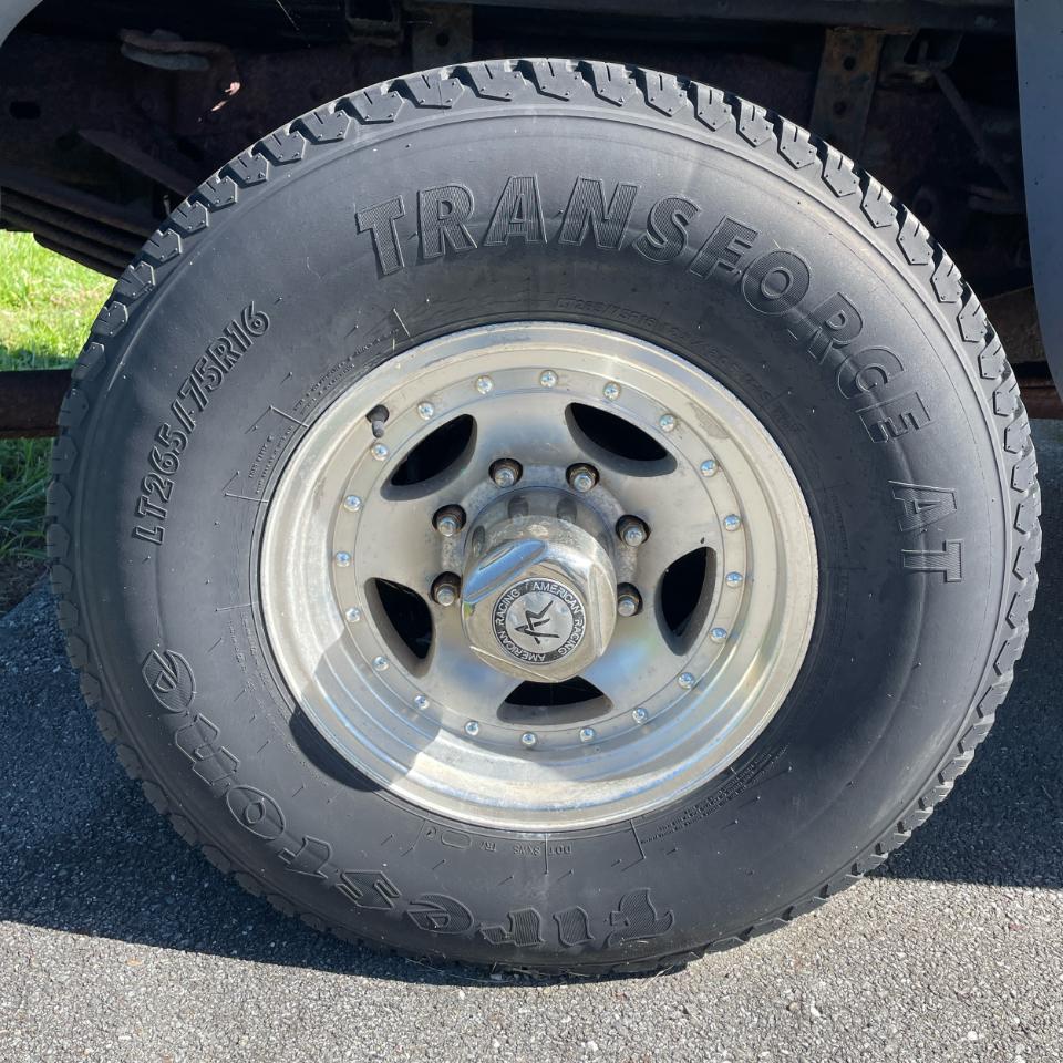 Ford Super Duty F-350 SRW Reg Cab 137" XL 4WD 1999