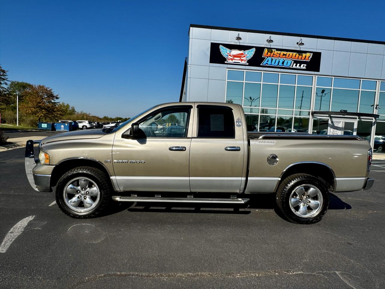 Dodge Ram 1500 4dr Quad Cab 140.5" WB 4WD SLT 2003