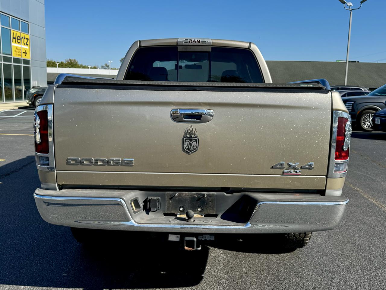 Dodge Ram 1500 4dr Quad Cab 140.5" WB 4WD SLT 2003