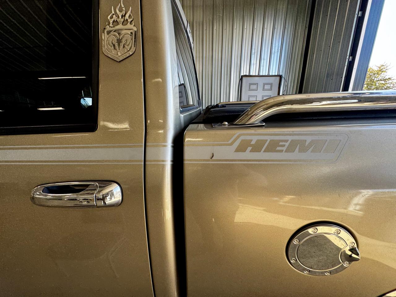 Dodge Ram 1500 4dr Quad Cab 140.5" WB 4WD SLT 2003