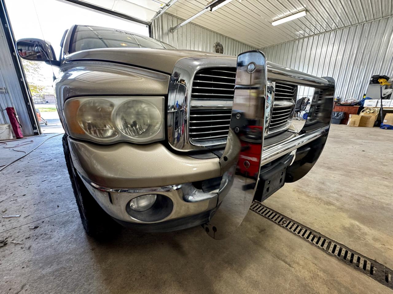 Dodge Ram 1500 4dr Quad Cab 140.5" WB 4WD SLT 2003