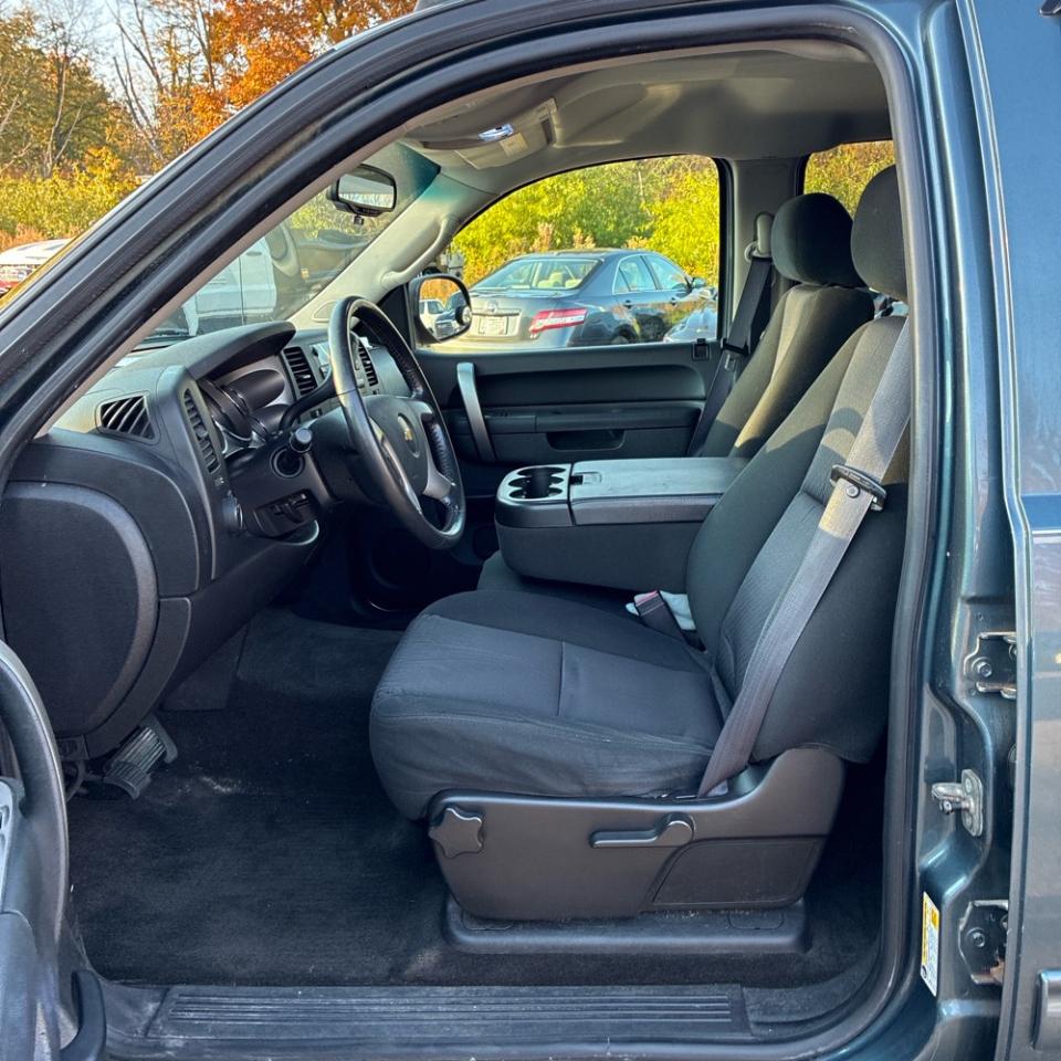 Chevrolet Silverado 1500 4WD Crew Cab 143.5" LT 2011