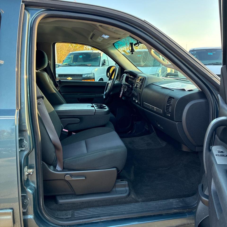 Chevrolet Silverado 1500 4WD Crew Cab 143.5" LT 2011