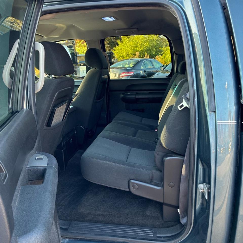 Chevrolet Silverado 1500 4WD Crew Cab 143.5" LT 2011