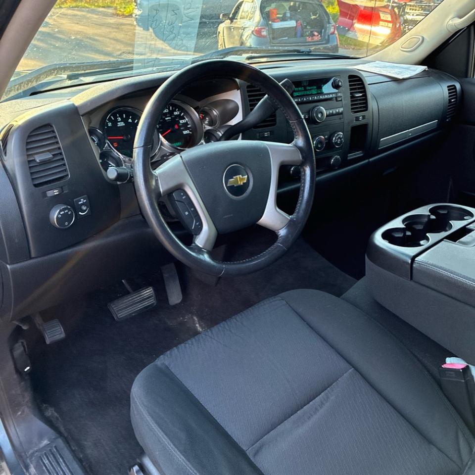 Chevrolet Silverado 1500 4WD Crew Cab 143.5" LT 2011