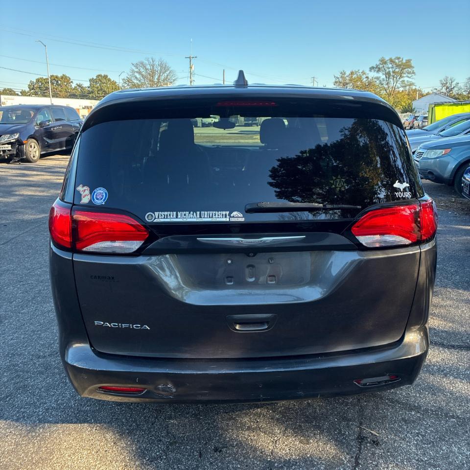 Chrysler Pacifica Touring FWD 2017