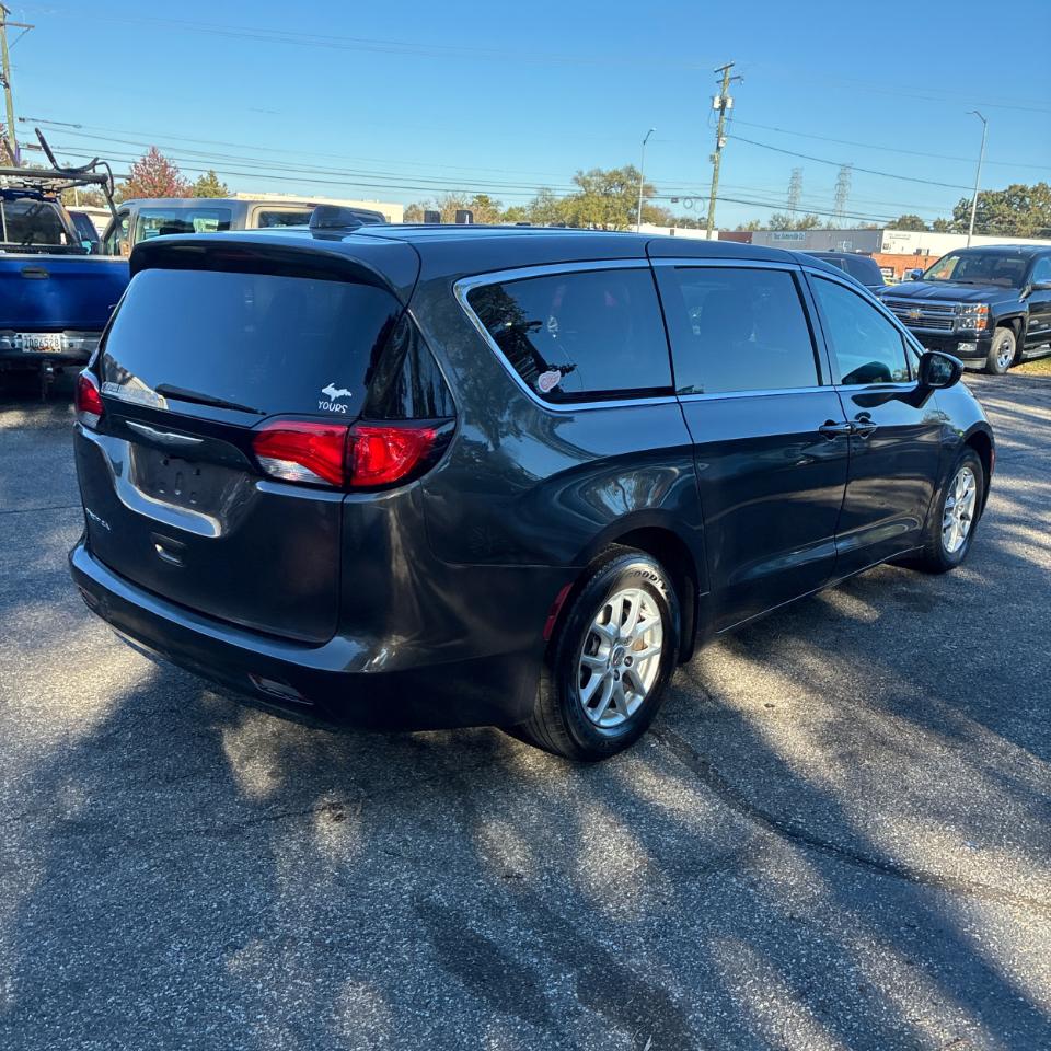 Chrysler Pacifica Touring FWD 2017