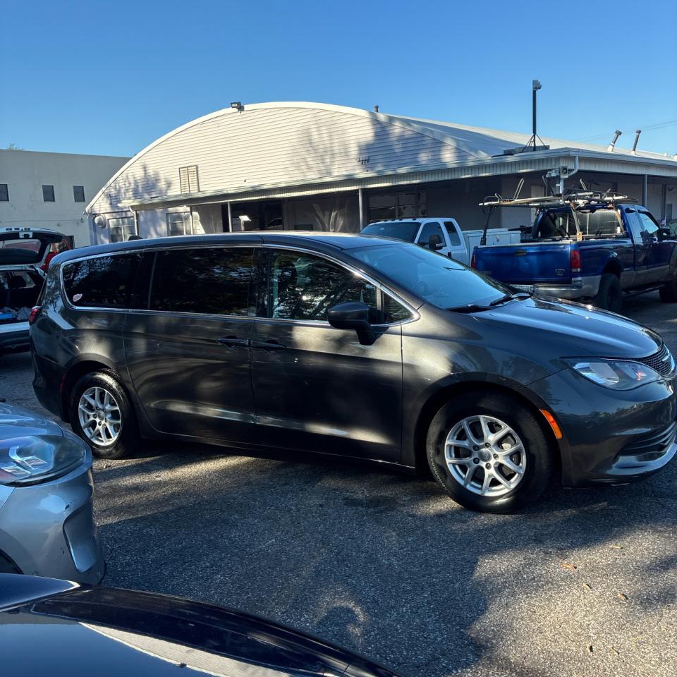 Chrysler Pacifica Touring FWD 2017