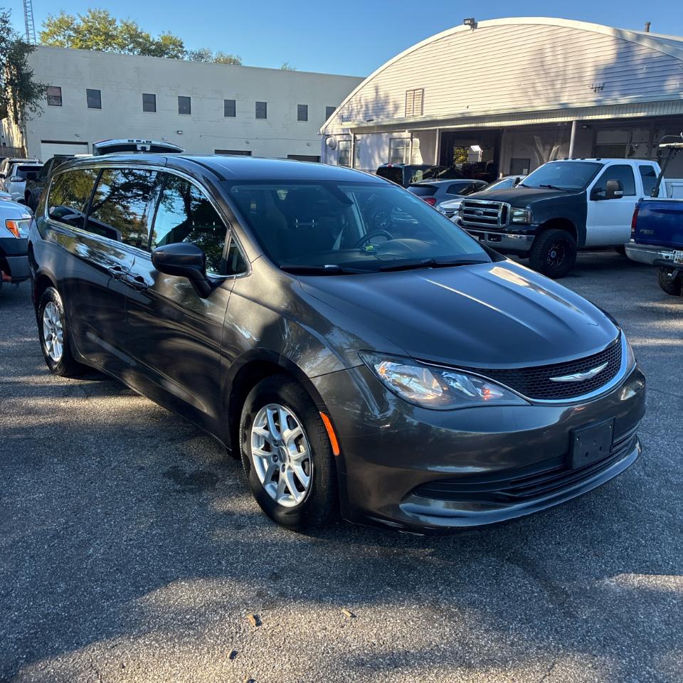 Chrysler Pacifica Touring FWD 2017