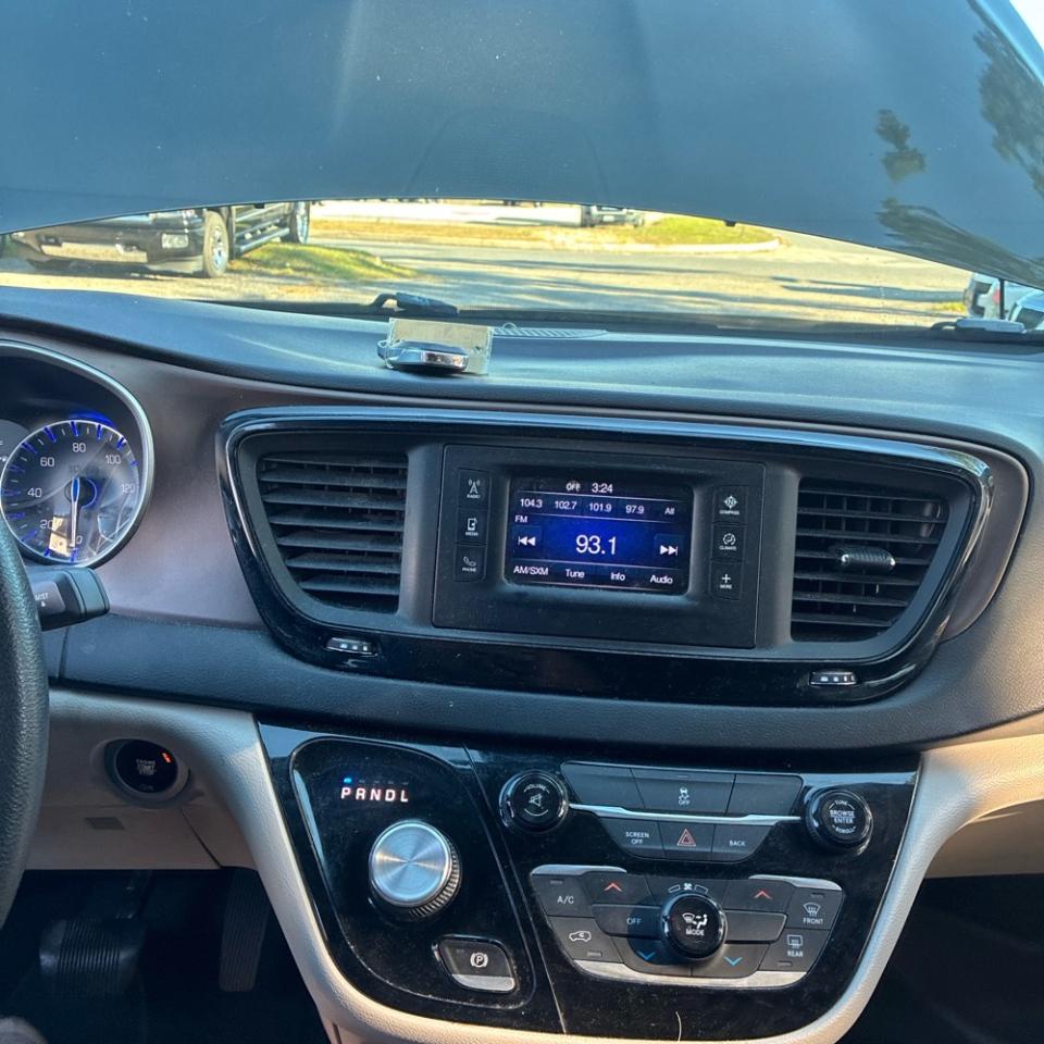 Chrysler Pacifica Touring FWD 2017