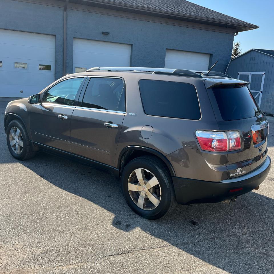 GMC Acadia FWD 4dr SLT1 2010