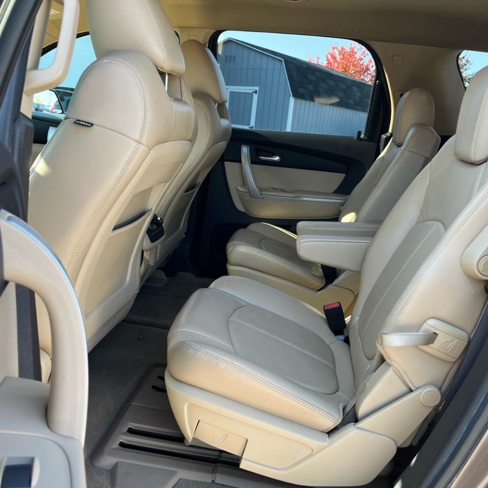 GMC Acadia FWD 4dr SLT1 2010